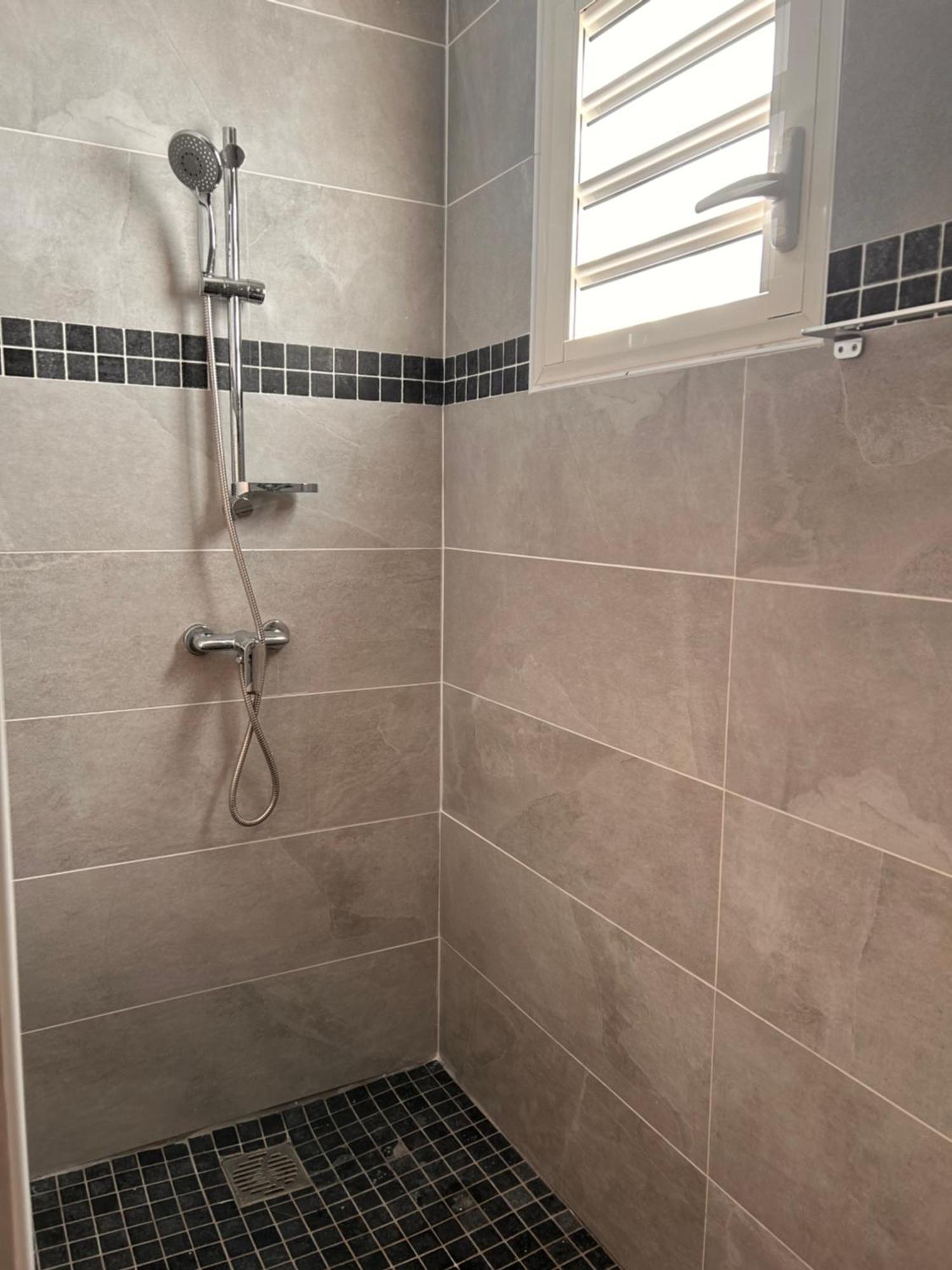 Logement Palmier Sainte-Rose Bagian luar foto